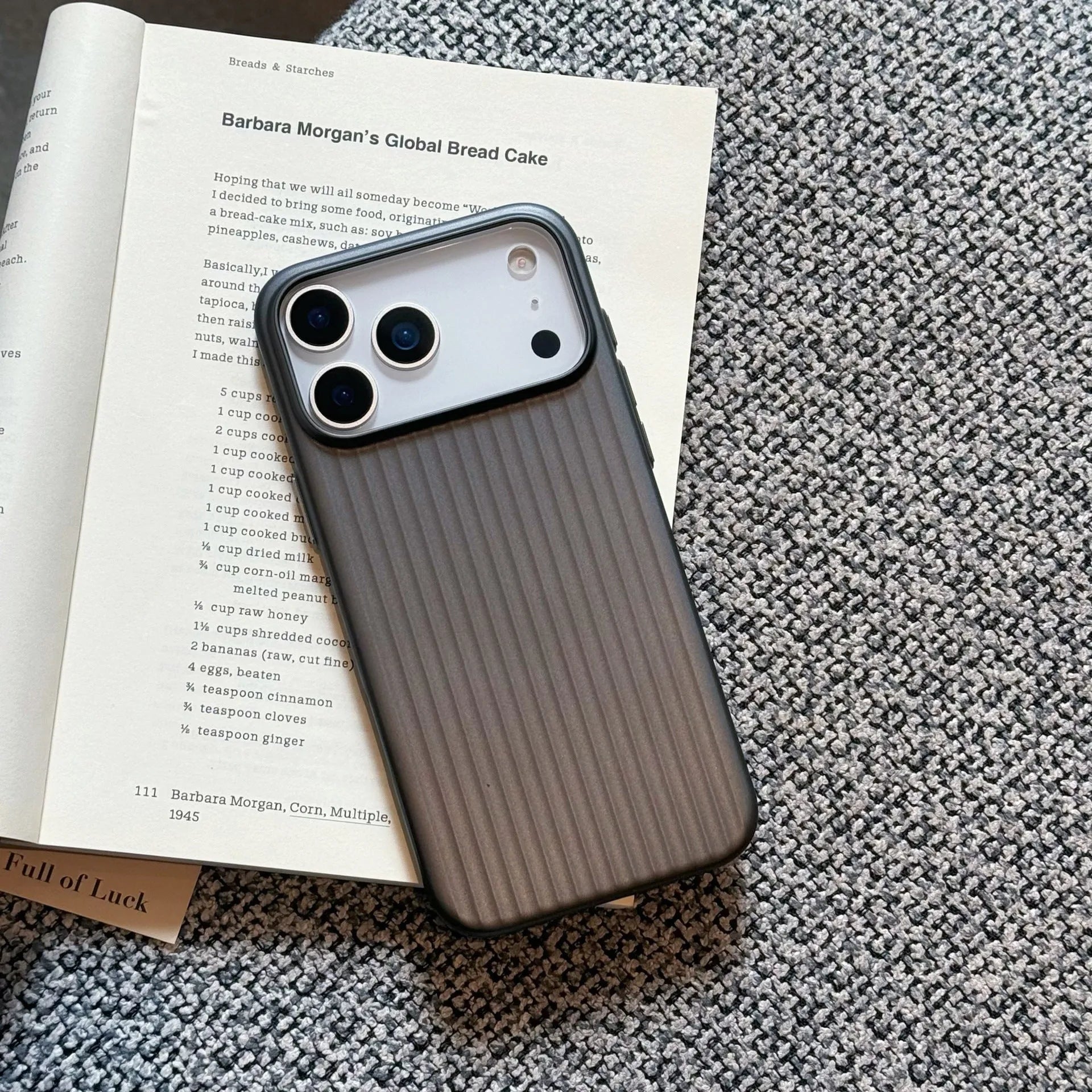 Large hole magnetic drop-resistant PC frosted protective phone case for iPhone 14-17 series