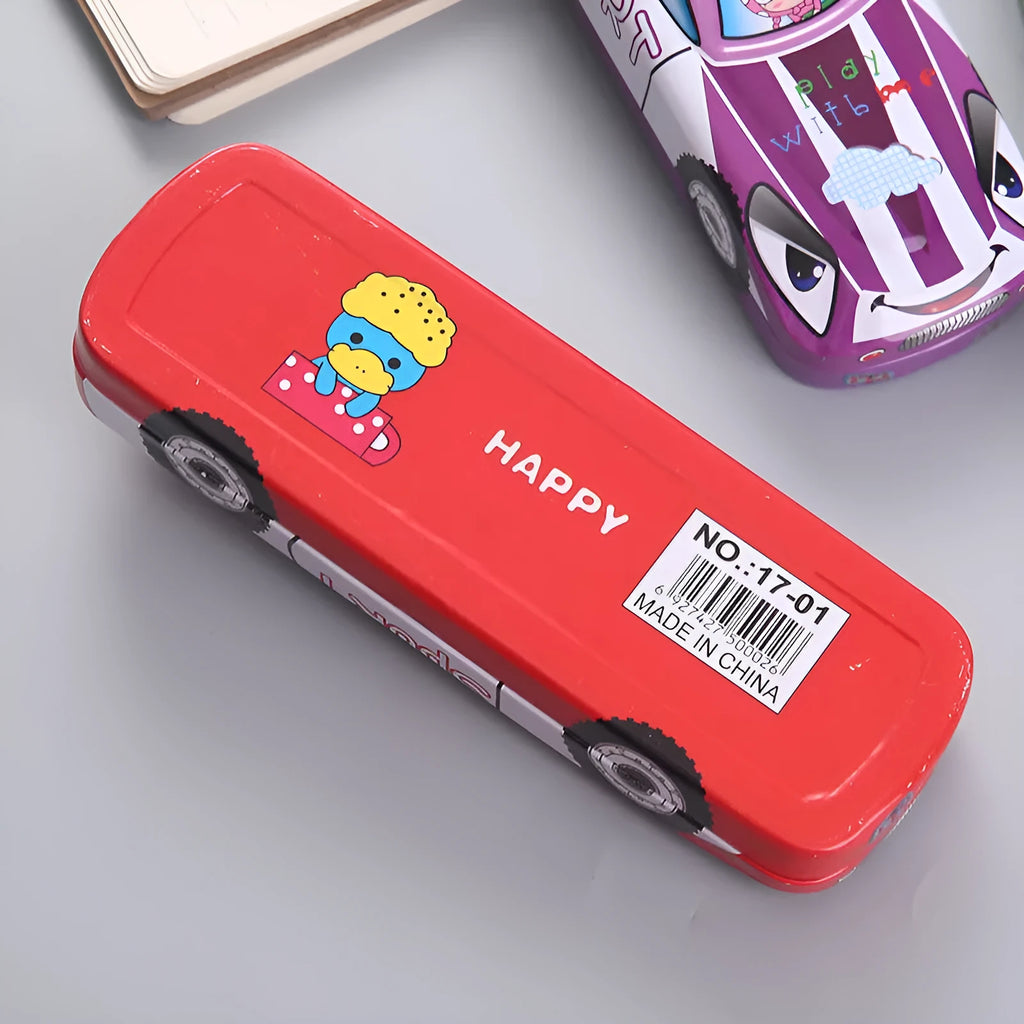 Car-shaped tinplate pencil case with cartoon racing pattern and double-layer organisation measuring 20x6.5x3 cm