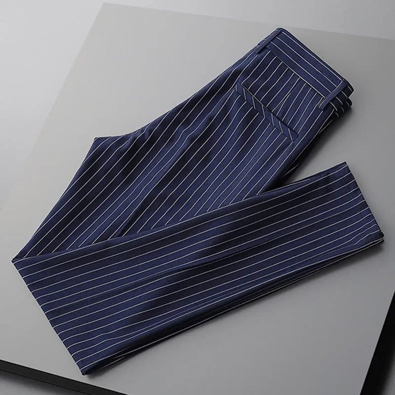 Men's loose striped suit trousers in black and white, available in both full-length and crop jeans styles