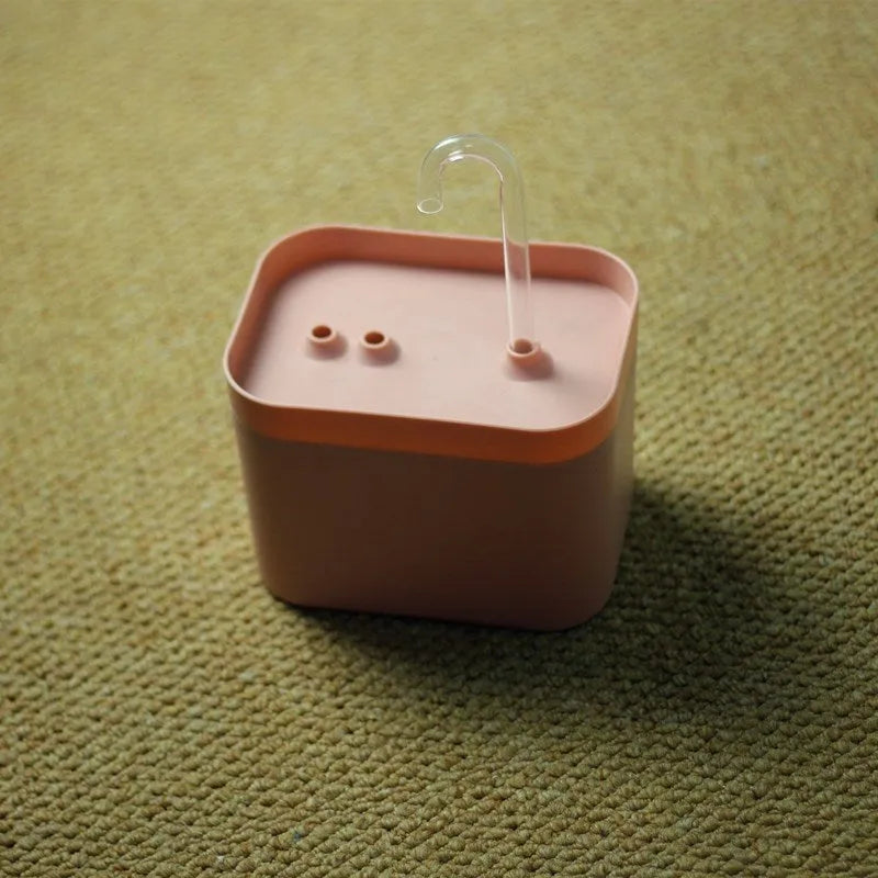 Automatic pet water dispenser 1.5L food grade circulating fountain in front view