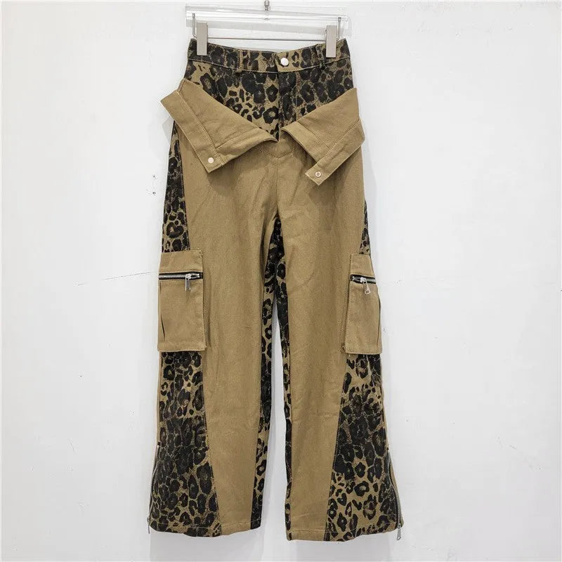 Dark khaki leopard print high-waist straight-leg jeans with retro tooling stitching details.