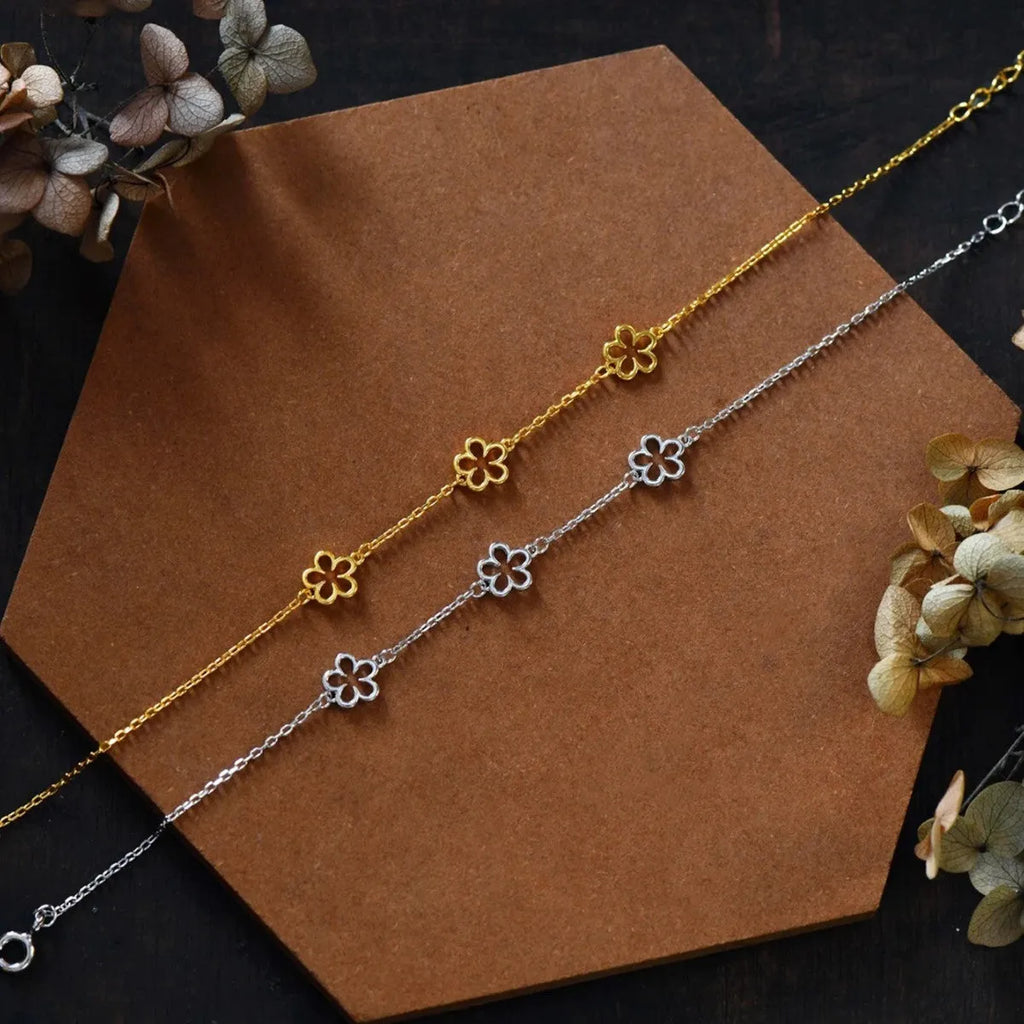 Women's S925 sterling silver bracelet with heart-shaped flower design in white gold or golden colour