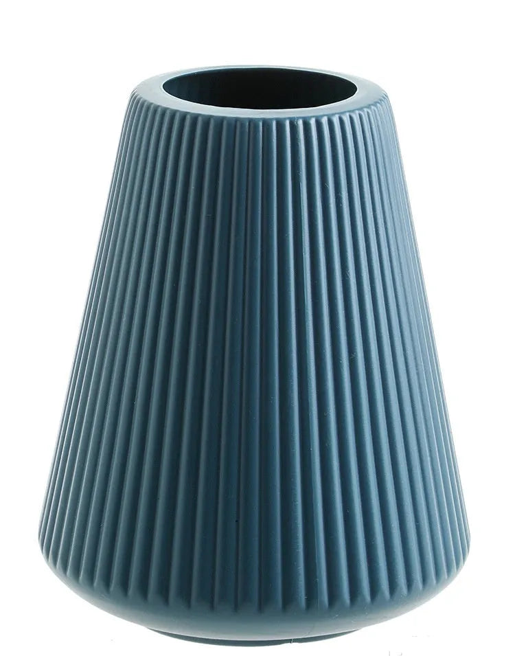 Melamine plastic decorative flower vase in blue colour, 16cm diameter by 20cm height