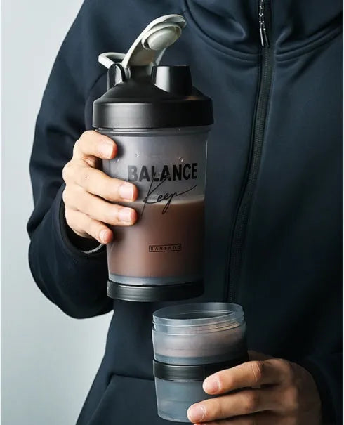 Plastic fitness shake cup with sealed leak-proof lid and 500ml capacity