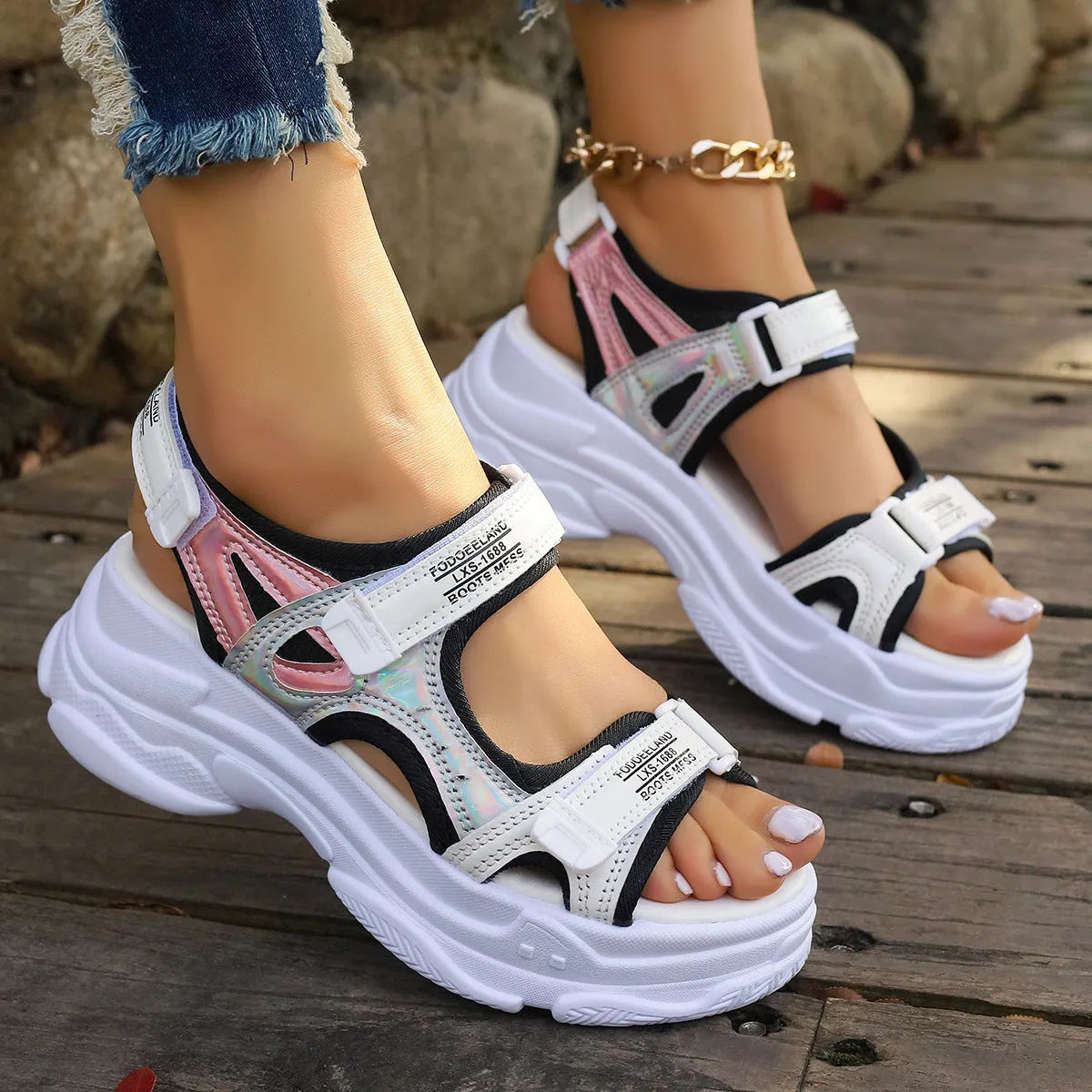 Women's black platform Roman sandals with PU upper and rubber sole