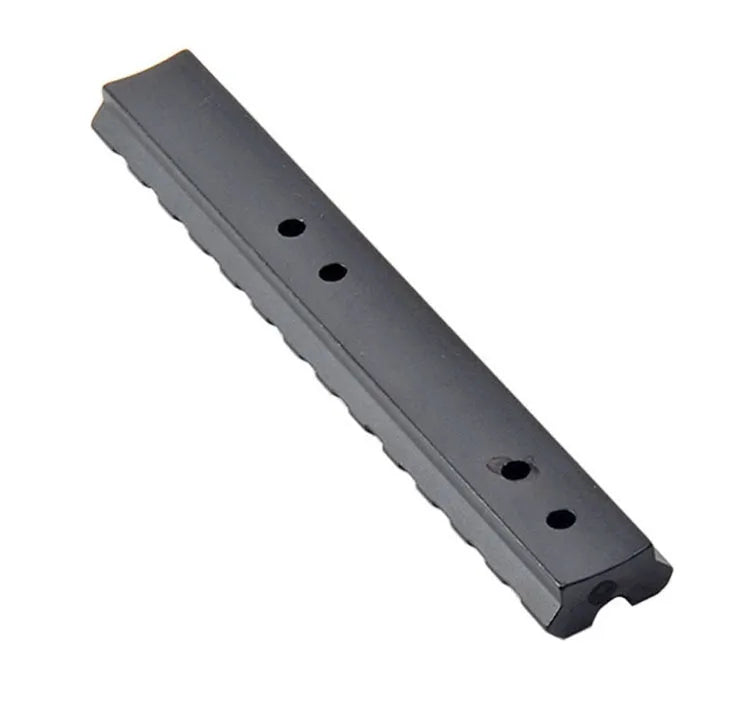 Black aluminium shotgun scope mount with 140mm rail, 13 slots, screws and Allen key for Mossberg 500