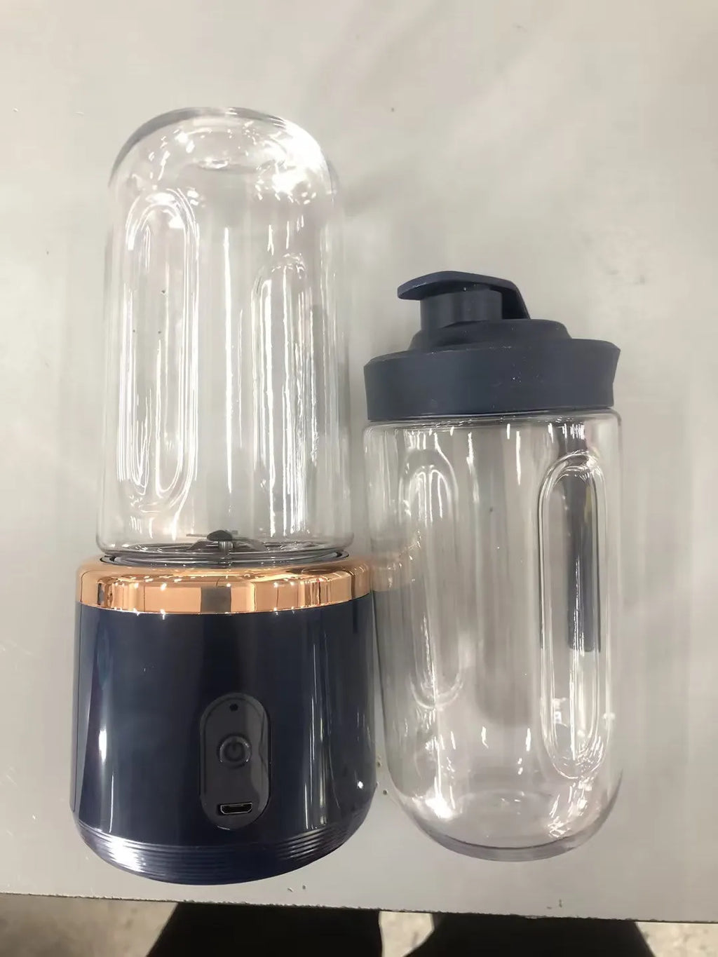 Tunisian dark blue portable USB blender with 6 blades, 400ml cup, and charging cable