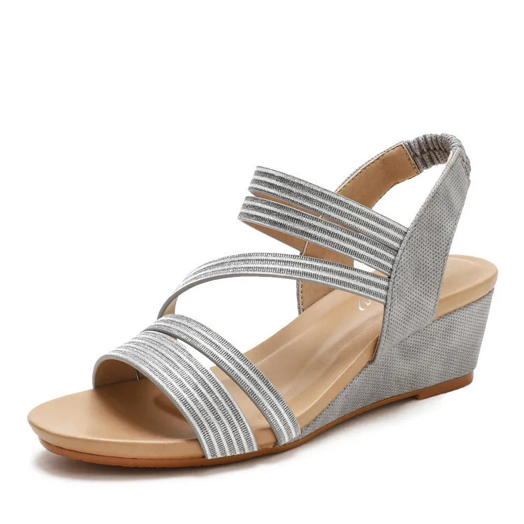 Women's leather platform sandals with 3-5cm heel in gold colour