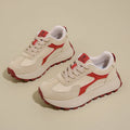 Women's low-top platform sports shoes in card black with front lace-up and flat rubber sole.