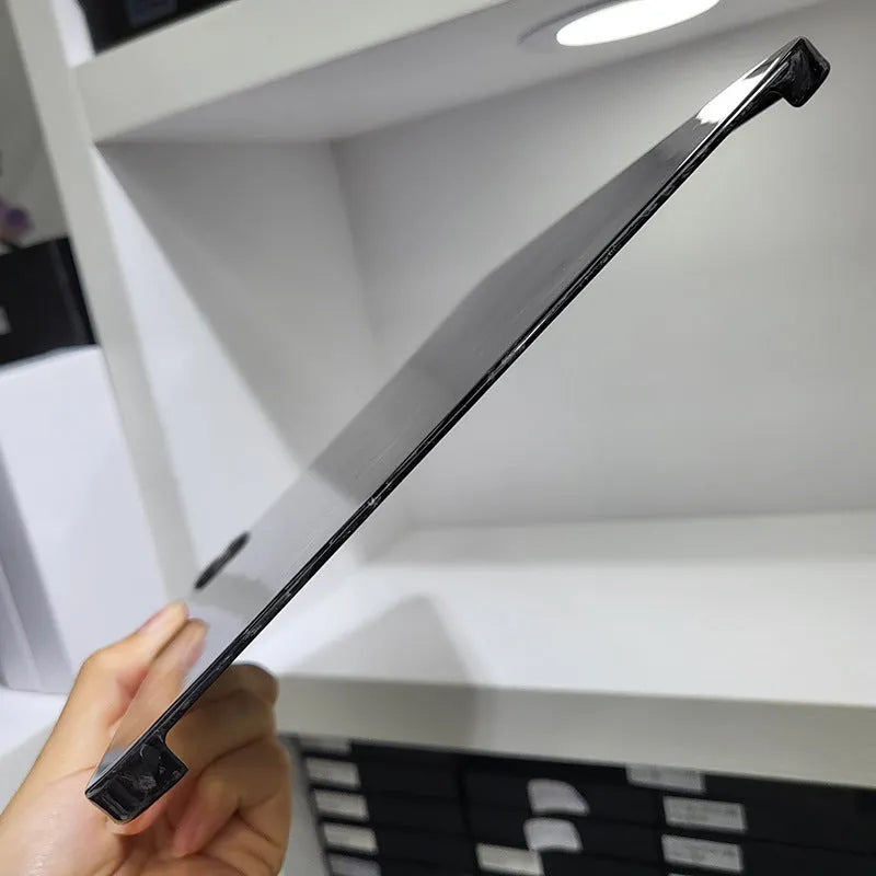Real carbon fibre hard protective flat case for Apple iPad Pro 11 with an embossed plaid pattern.