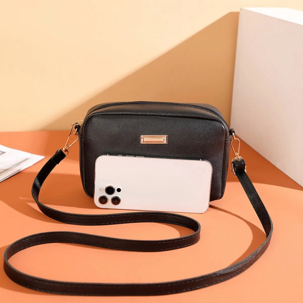 Women's PU shoulder bag with three-dimensional pocket design in urban simplicity style