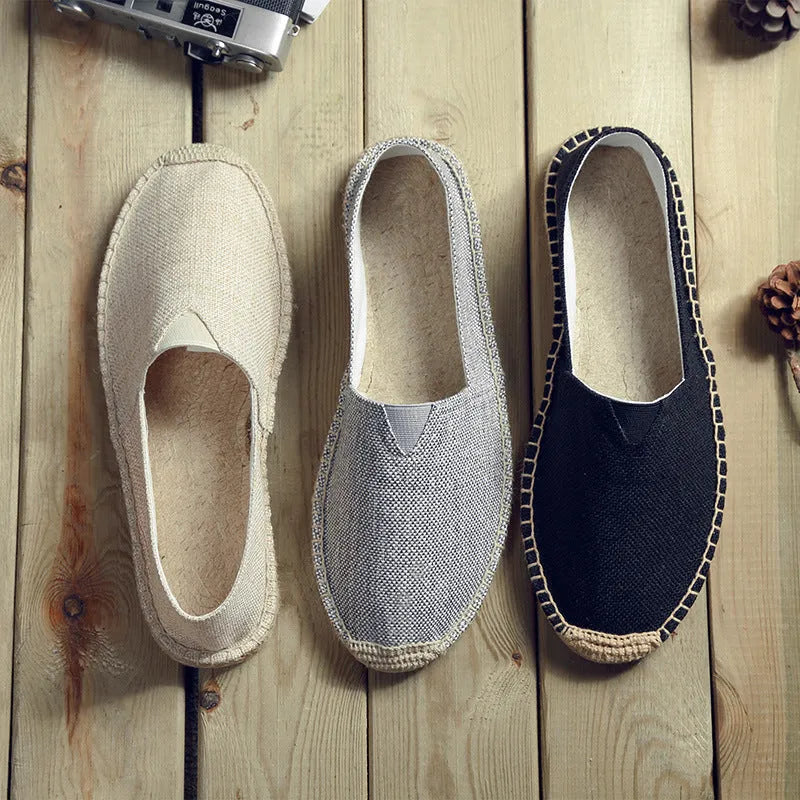 Men's canvas casual shoes in solid colours with round toe design