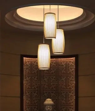 Natural bamboo woven plait pendant lamp with E27 holder for ceiling mounting.
