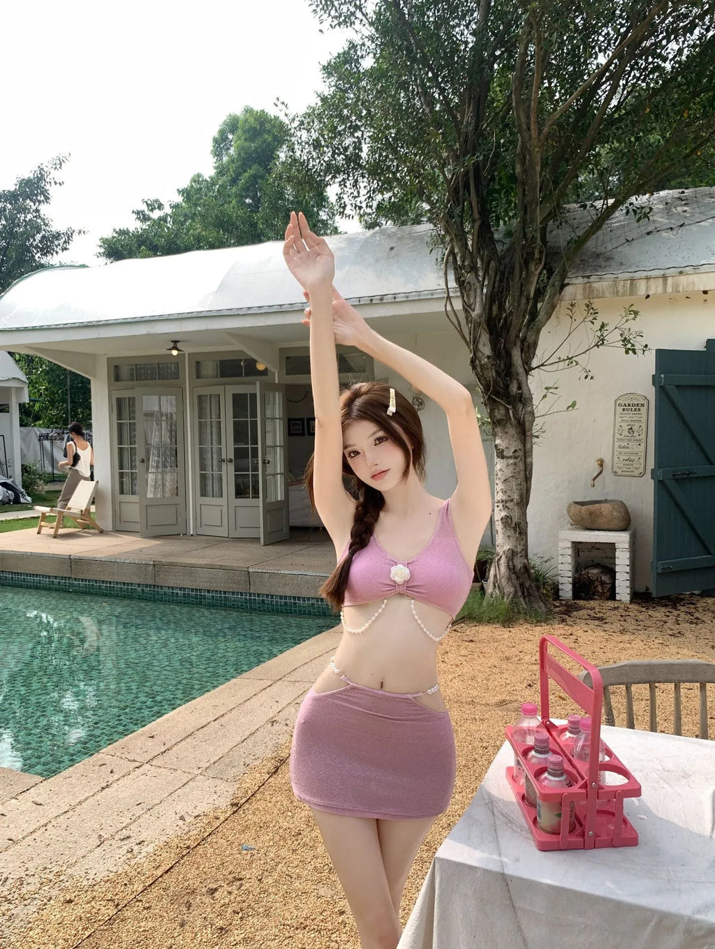 Women's pink or black three-piece polyester bikini swimsuit with high elasticity for swimming and hot springs