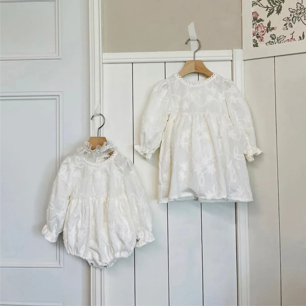 Girl infant stereo lace princess dress in beige, full-length view, suitable for heights up to 100cm