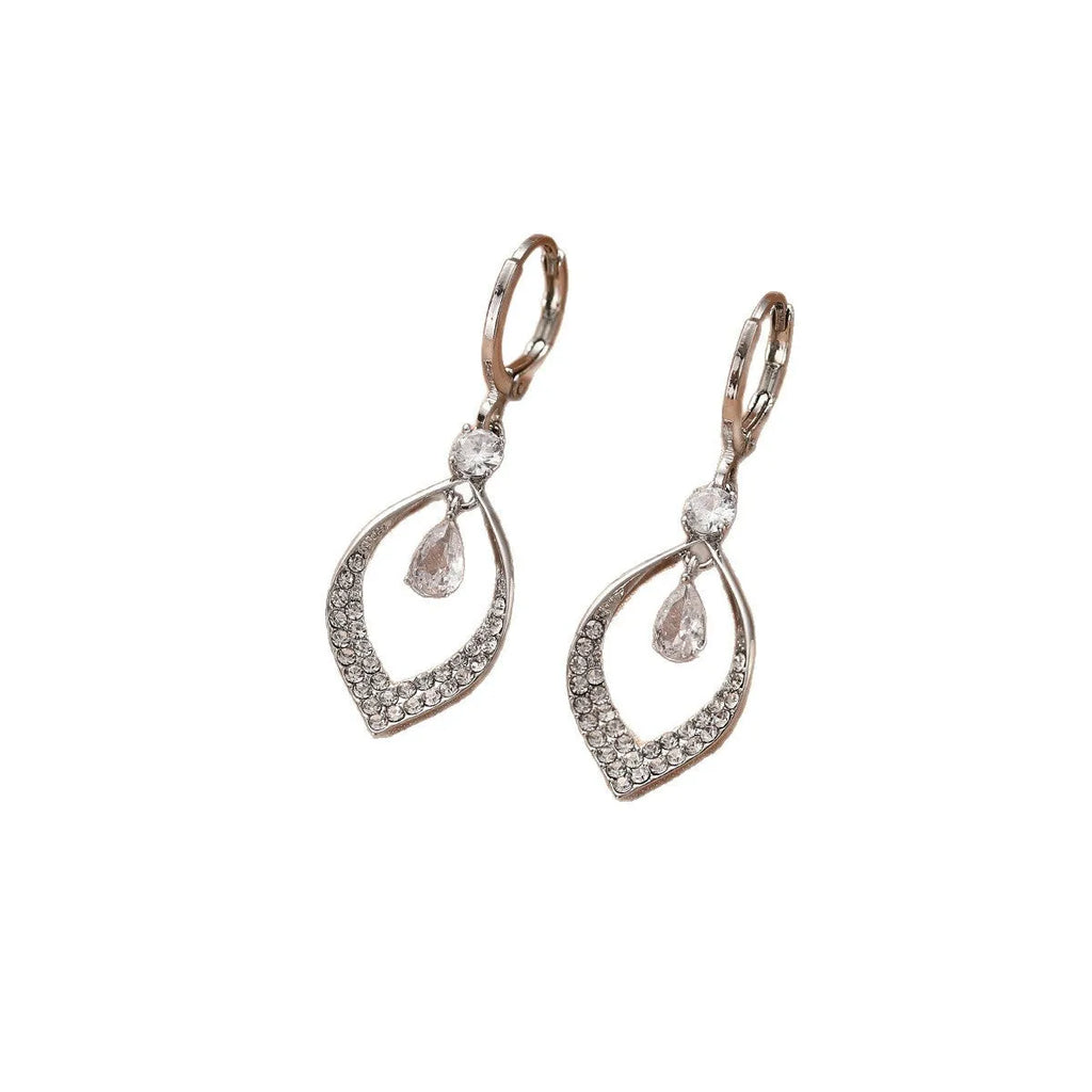 Teardrop-shaped water drop tassel earrings for women with a gold or silver electroplated finish.
