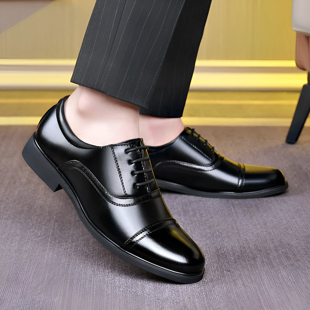 Men's pointed-toe lace formal leather shoes with EVA sole and decorative sequins and belt buckles
