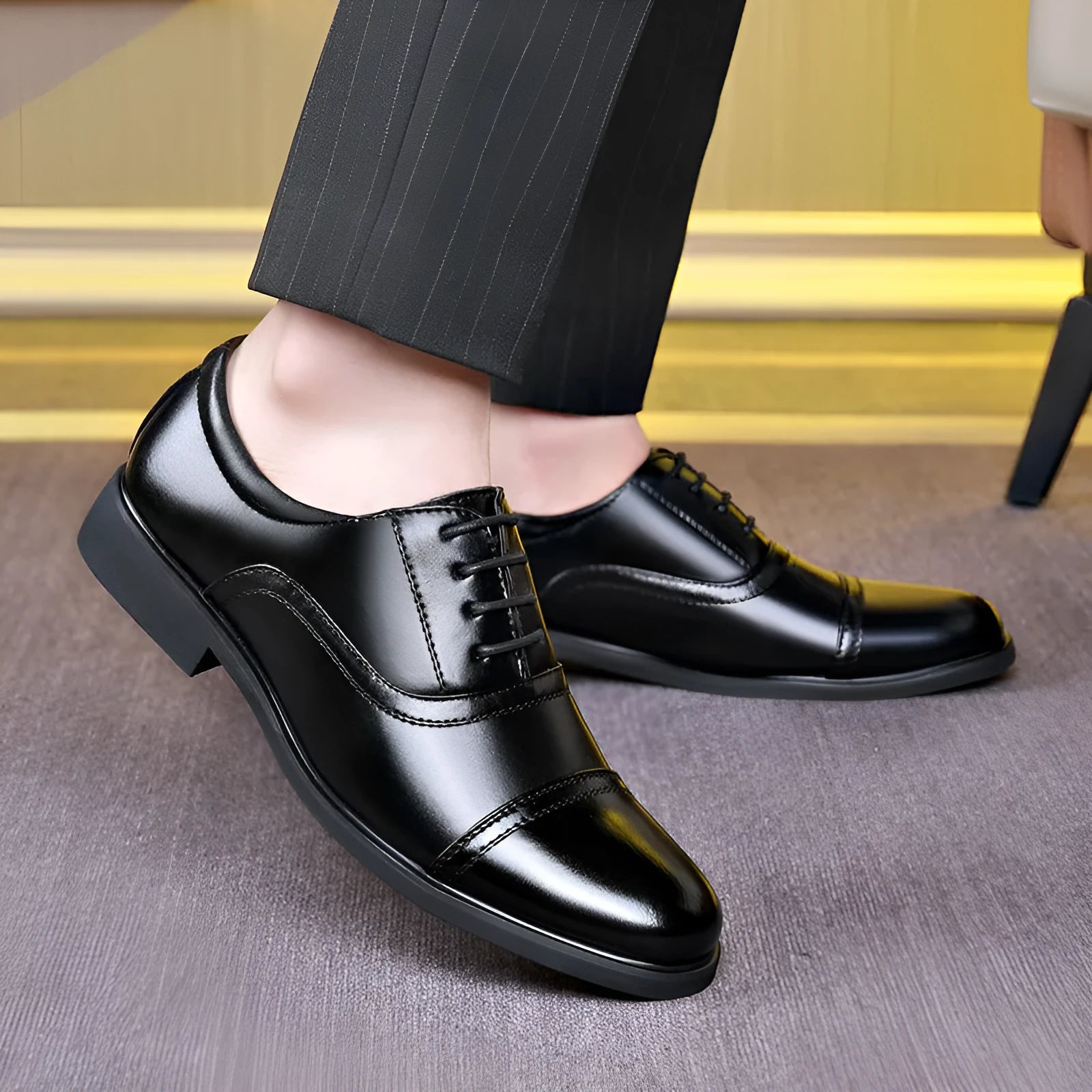 Men's pointed-toe lace formal leather shoes with EVA sole and decorative sequins and belt buckles