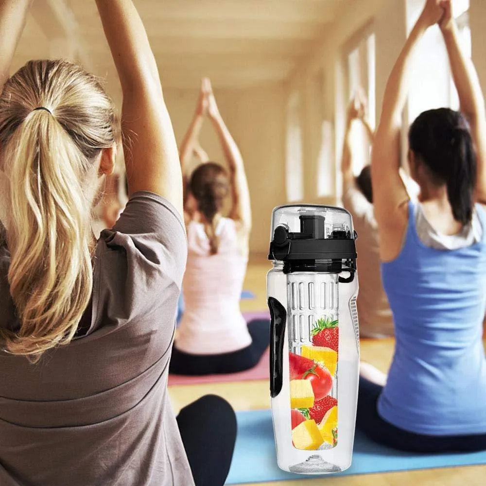 32oz Tritan fruit infuser water bottle with leakproof lid and removable fruit cup