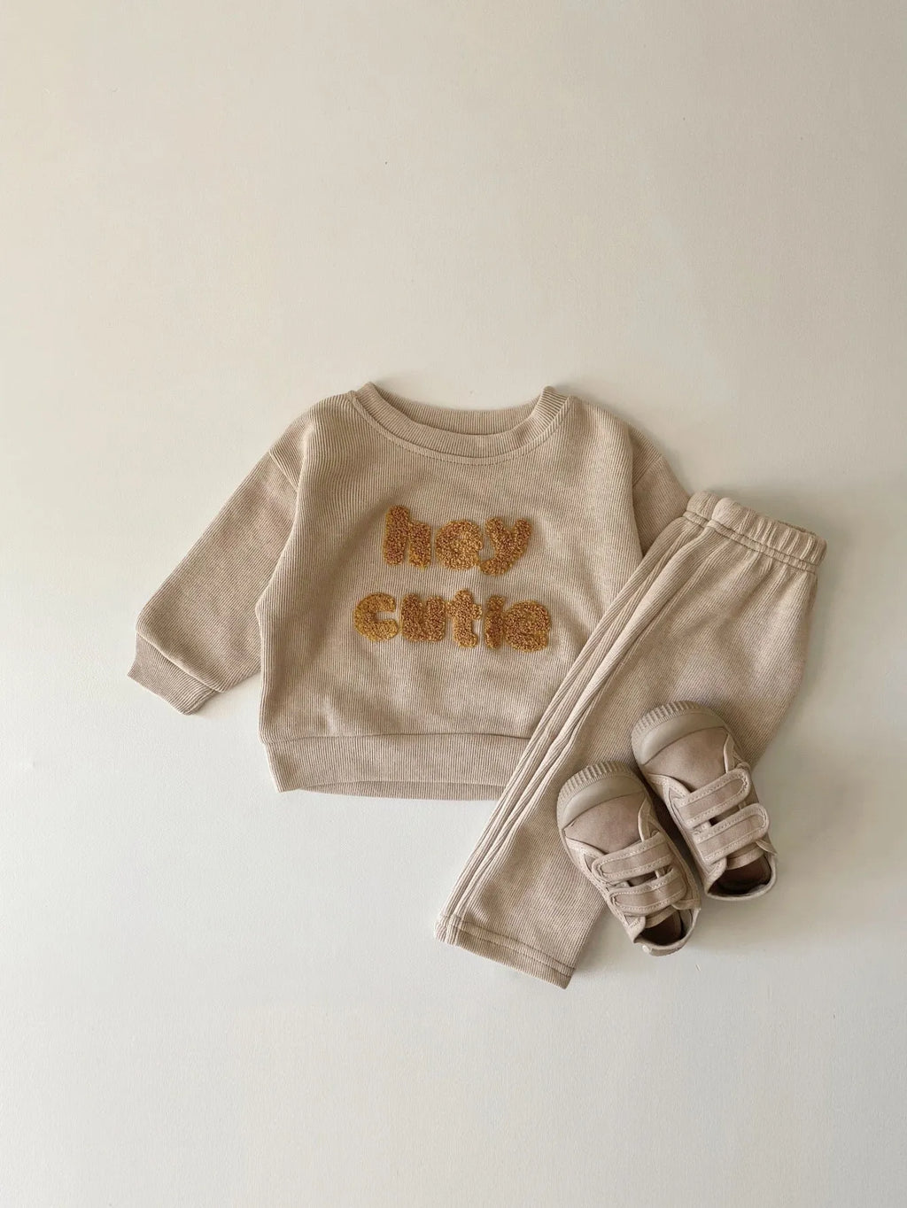 Alphabet-embroidered baby two-piece suit in cotton Korean style with long sleeves and trousers