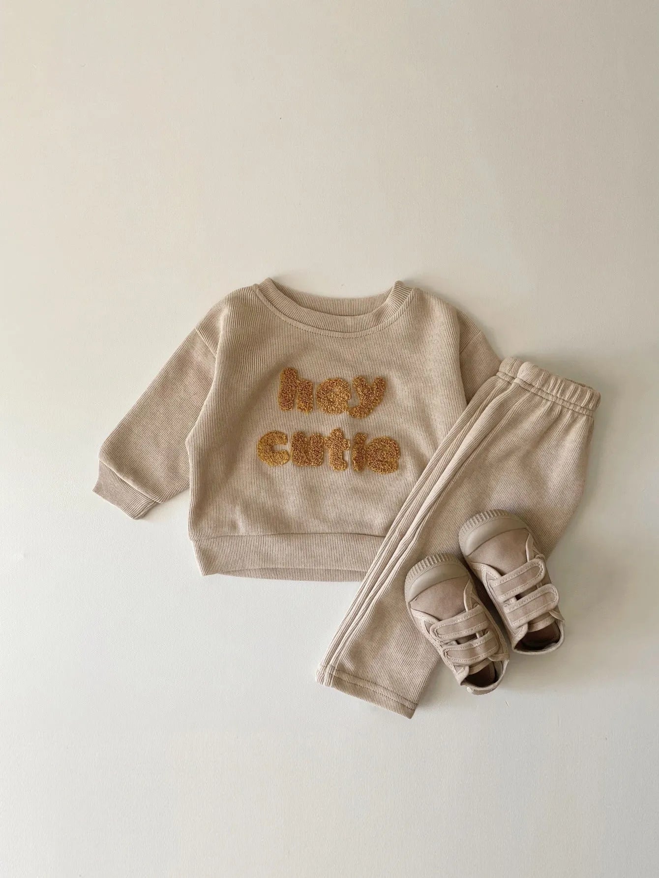 Alphabet-embroidered baby two-piece suit in cotton Korean style with long sleeves and trousers