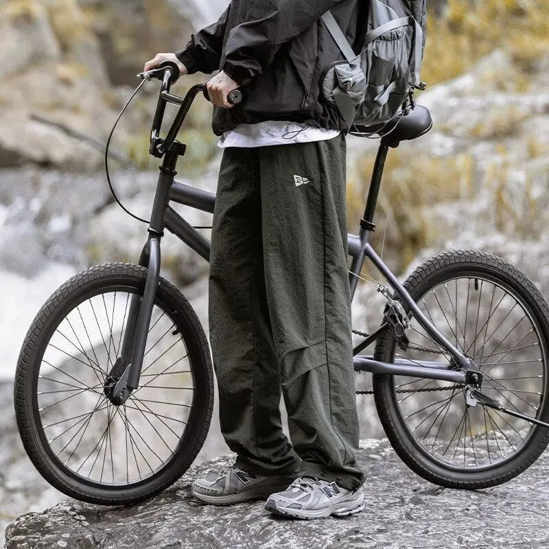 Men's quick-drying waterproof mountain trousers in straight leg design