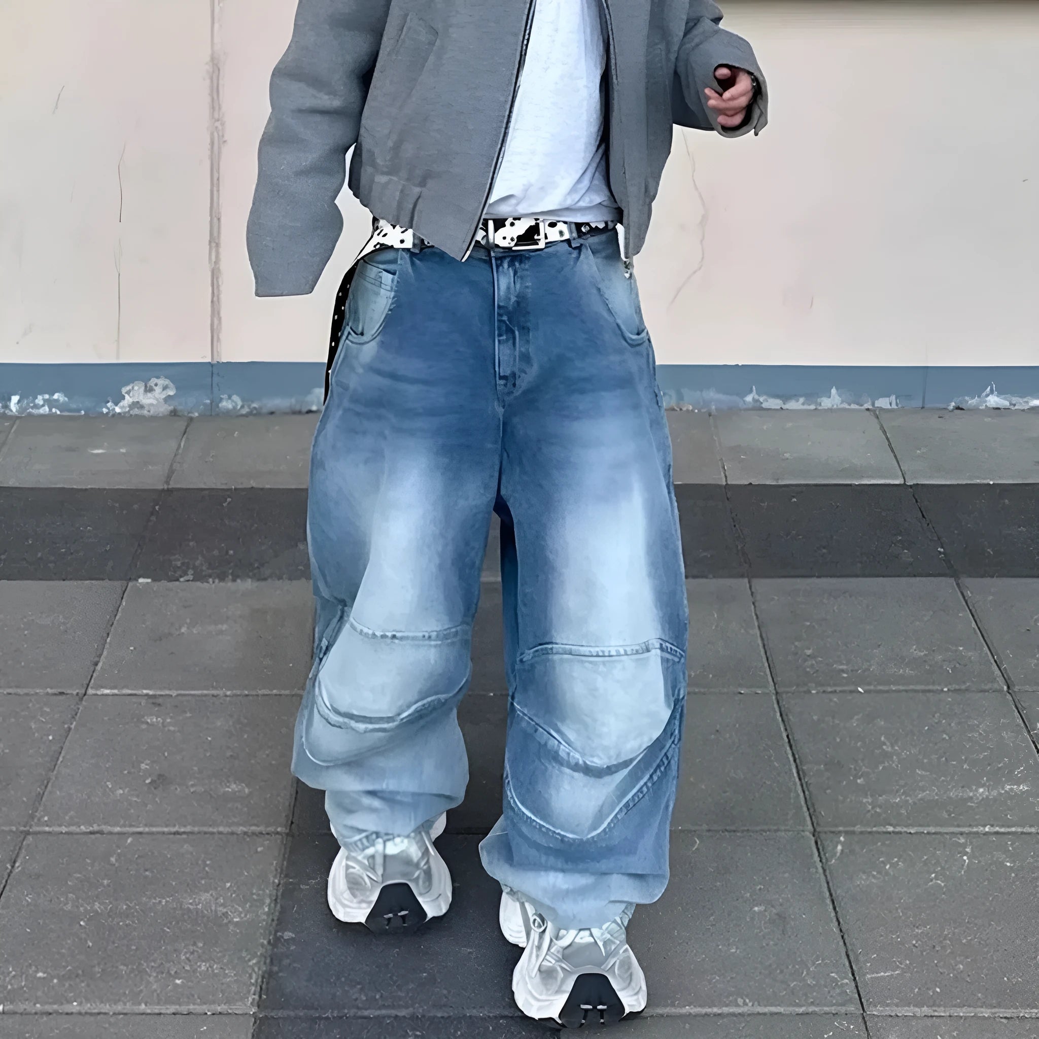 Profile pleated baggy jeans in washed white-blue colour with straight-leg cut and zip fly