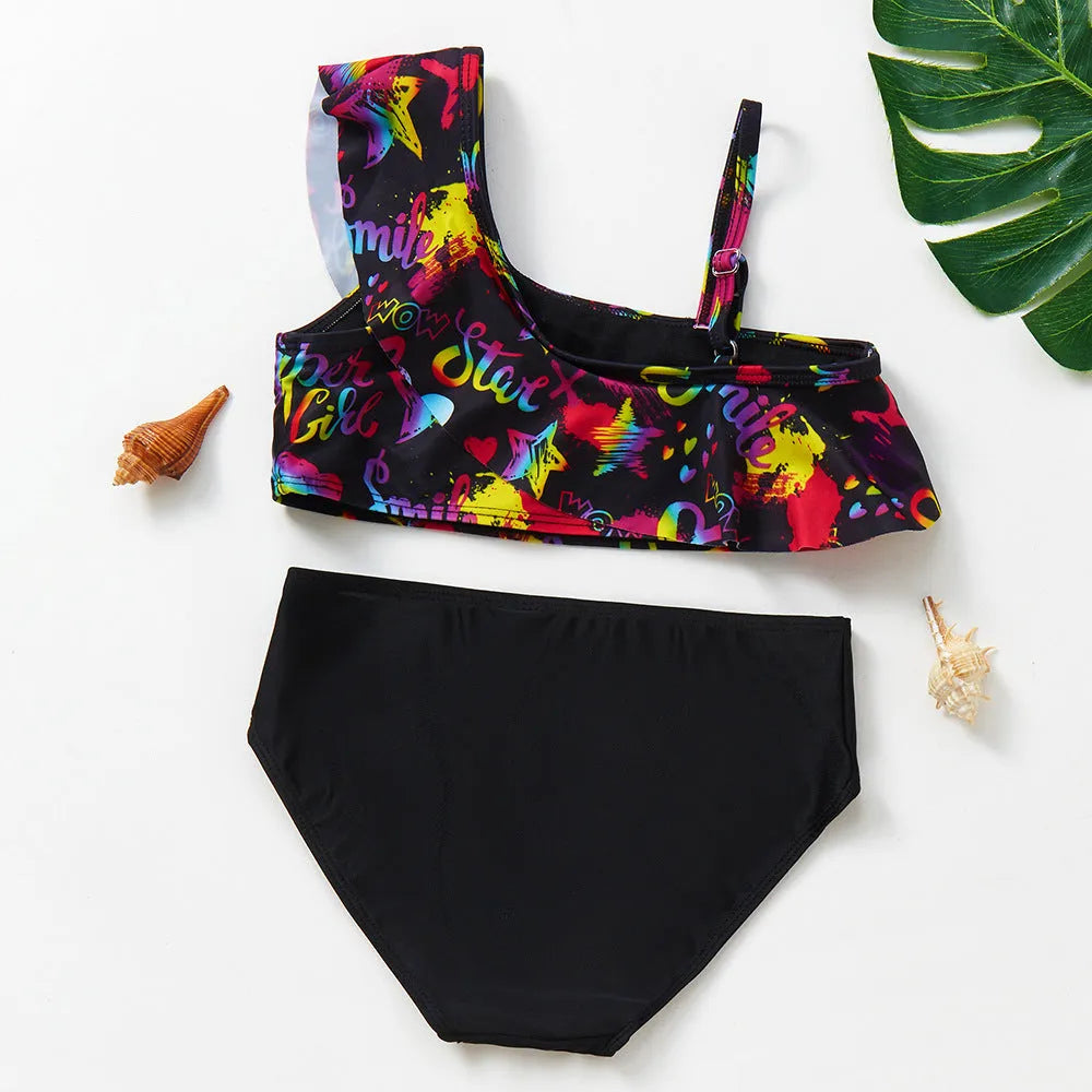 Girls' oblique shoulder strap split swimsuit in black graffiti, polyester fiber, fresh pattern briefs style