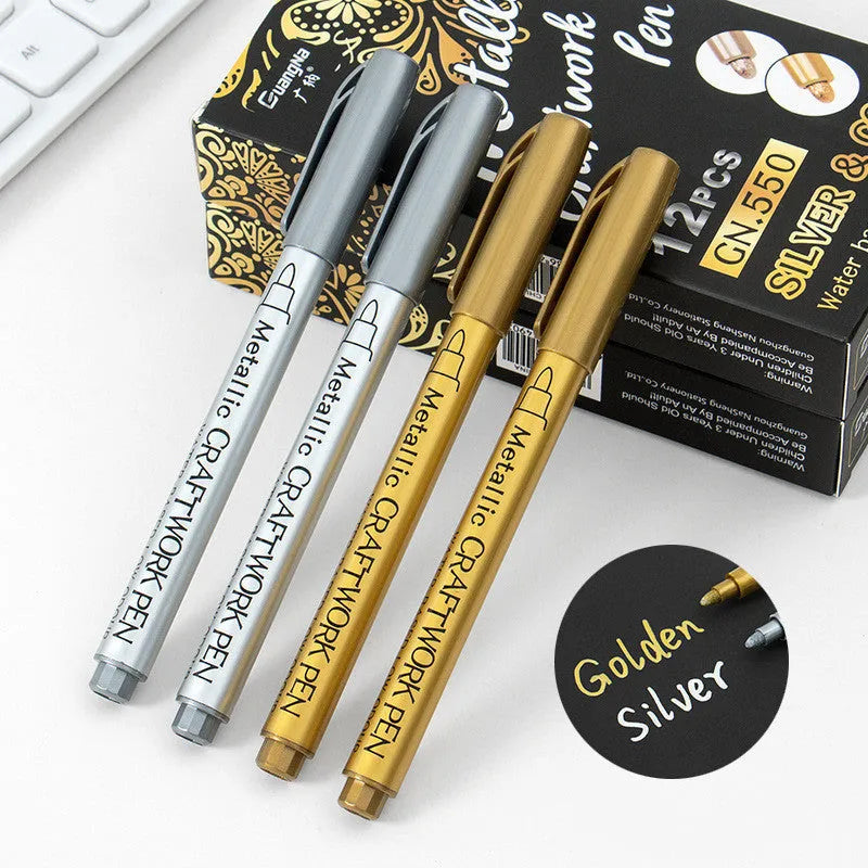 Pack of gold and silver metal paint marker pens with plastic shells for marking on metallic surfaces.