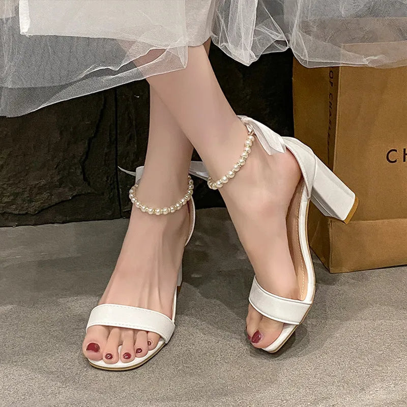White women's sandals with pearl bow buckle, chunky heel 6-8cm, open square toe, rubber sole