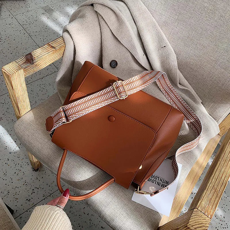 Atmospheric fashion handbag in fabric texture PU with crossbody strap, Beige colour