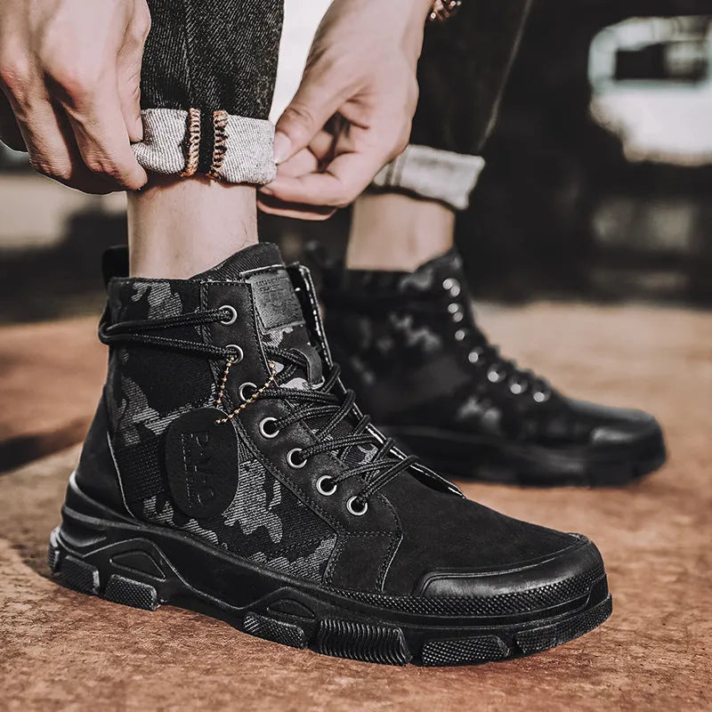 Camouflage tooling men's casual waterproof boots with round toe and low heel, black colour