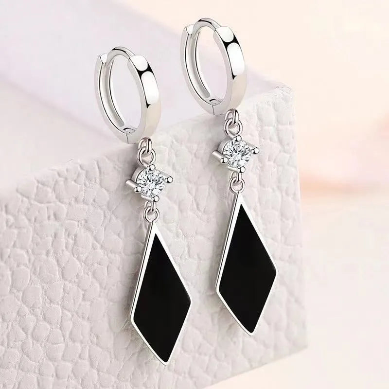 Silver vintage diamond geometric earrings with clip-on fastening on zinc alloy