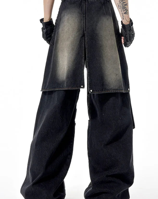 Youthful deconstruction worn jeans in cotton with front zipper available in sizes S M L XL