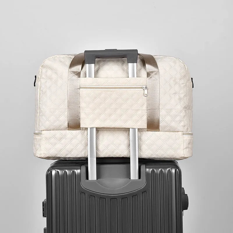 Large Oxford cloth leisure travel bag in a solid colour with a capacity of 36-55 litres.