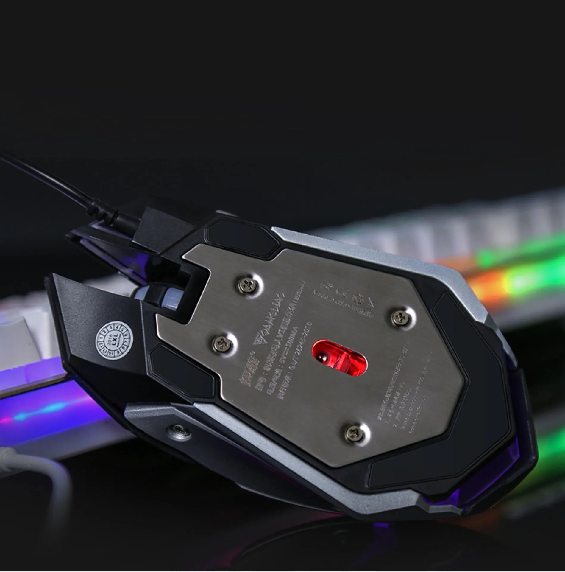 Wired USB computer mouse with 3200 DPI photoelectric sensor ergonomic contoured shape colourful luminous design black finish