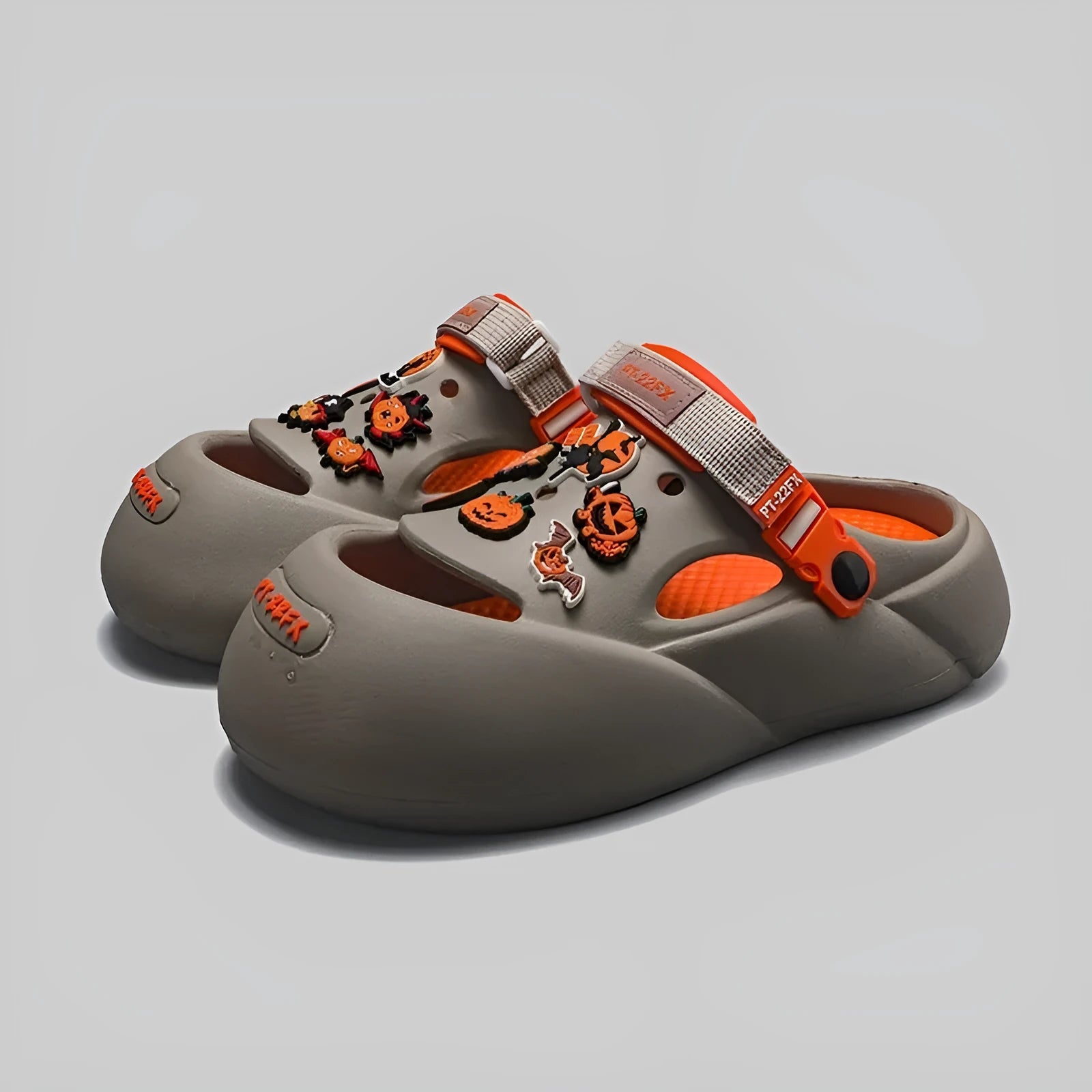 Men's grey EVA beach shoes with hole-patterned baotou design for summer outdoor wear