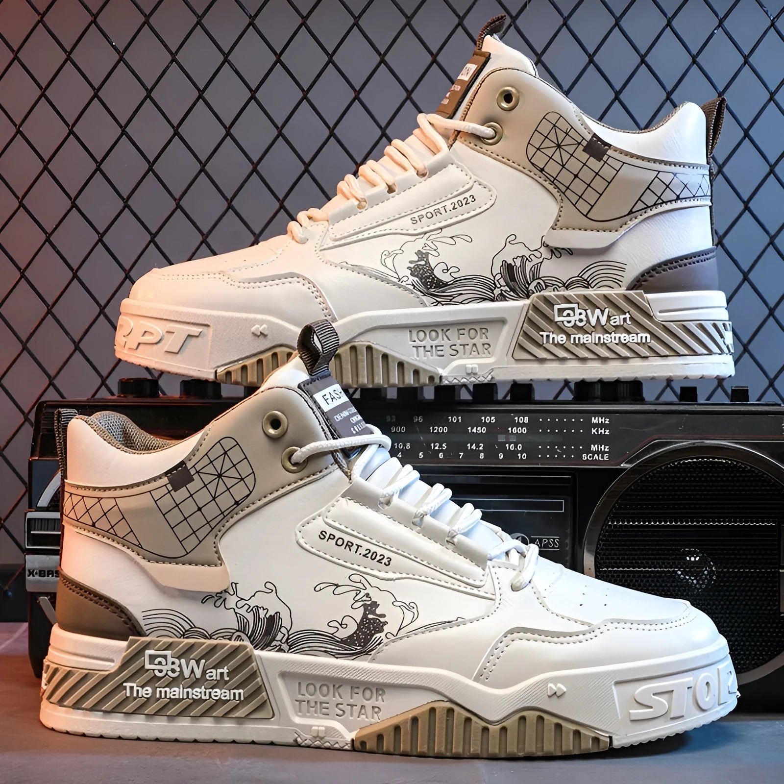 Men's high-top board shoes in beige with mesh lining and rubber sole