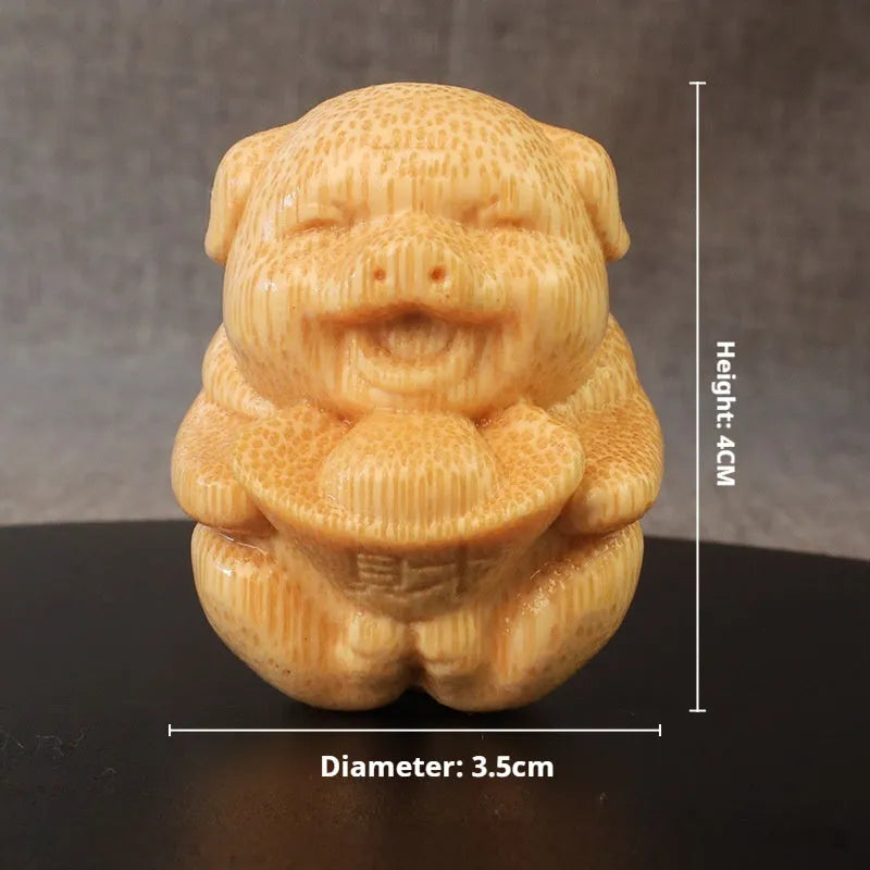 Solid bamboo ingot pig carving ornament, 4cm tall, cute style decorative gift.