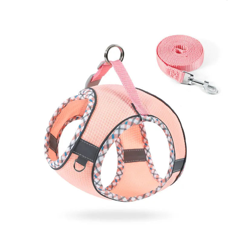 Step-in dog harness with leash in breathable mesh with reflective trim