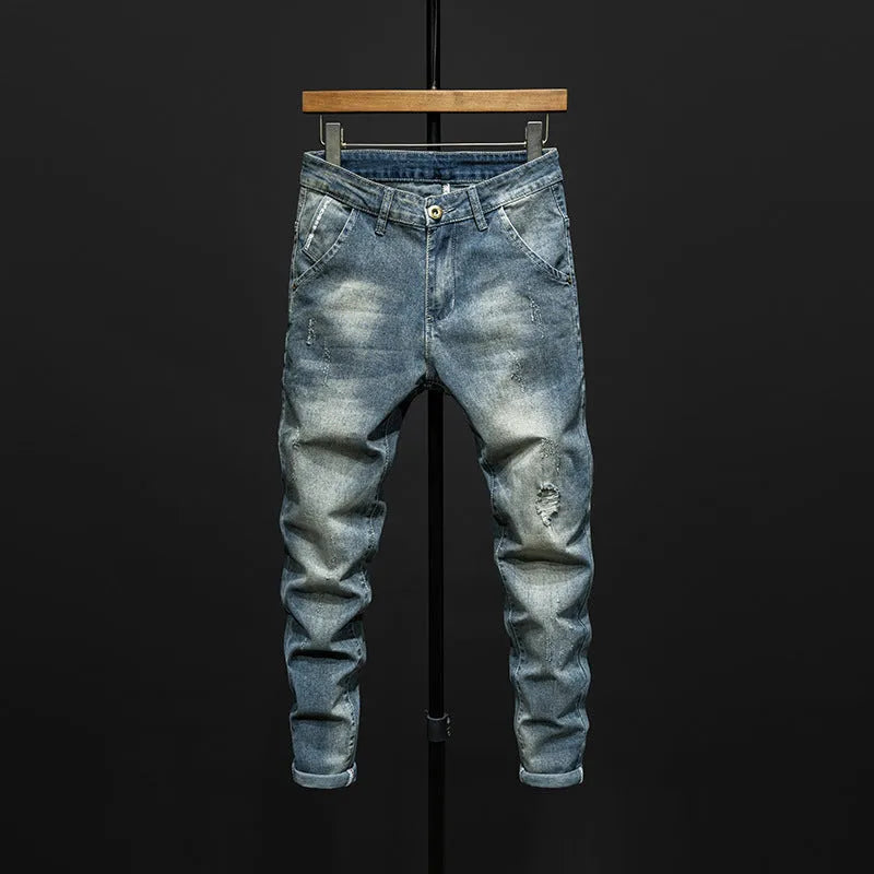 Slim-fitting men's skinny jeans in dark blue and light blue cotton denim with micro elasticity.