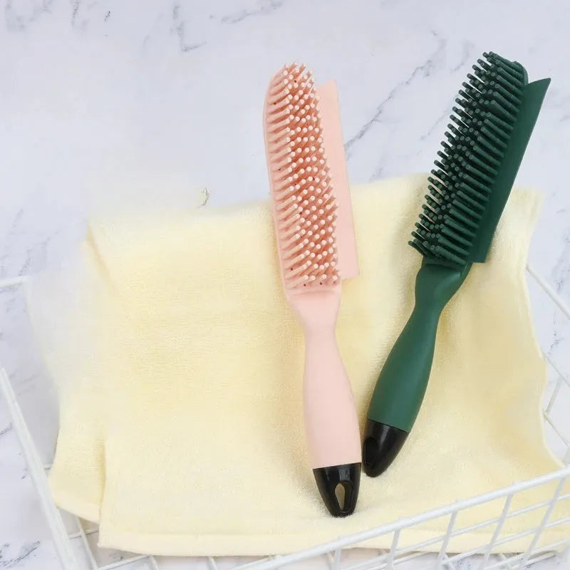 Green pet grooming brush with rubber massage tips for dogs and cats, 12.5 cm length