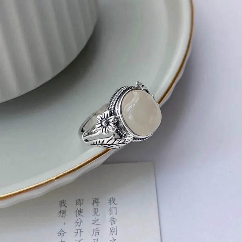 Adjustable vintage copper ring with white chalcedony colour and U-shaped open design