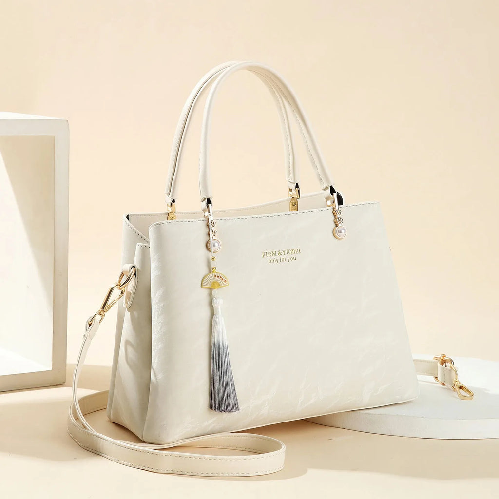 Women's PU shoulder bag in urban simplicity style with slit pocket and four colour options
