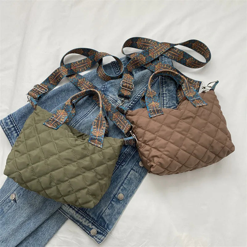 Shoulder messenger bag in oxford cloth with urban design and phone compartment