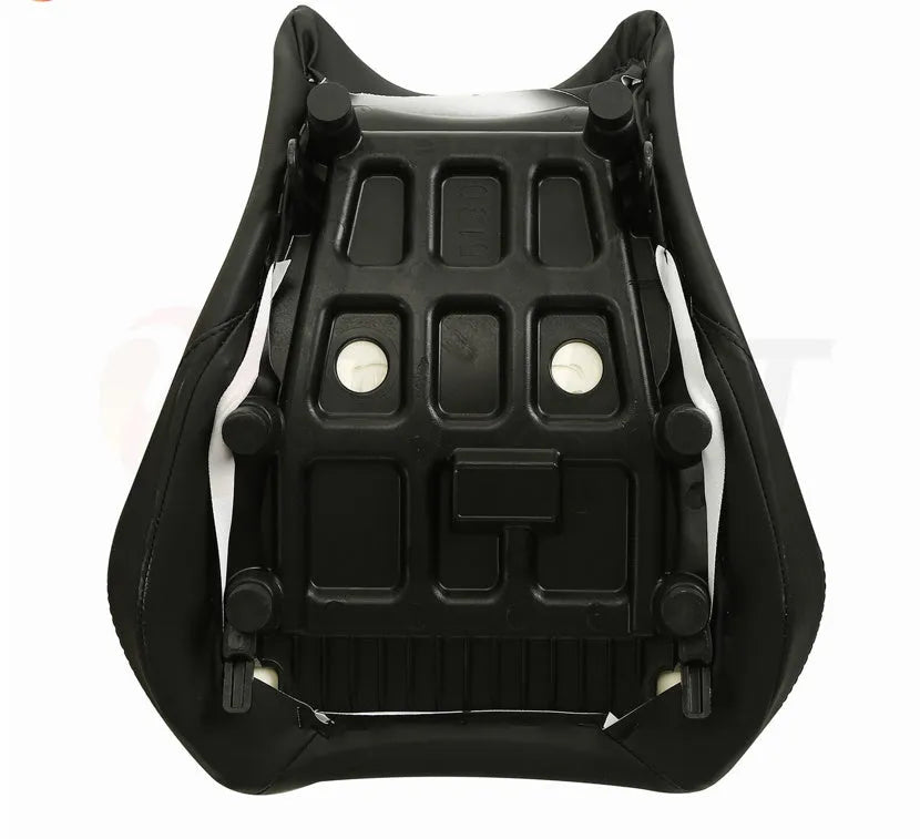 Suzuki GSXR1000 motorcycle with black PU leather seat cover fitted on the front and rear seat.