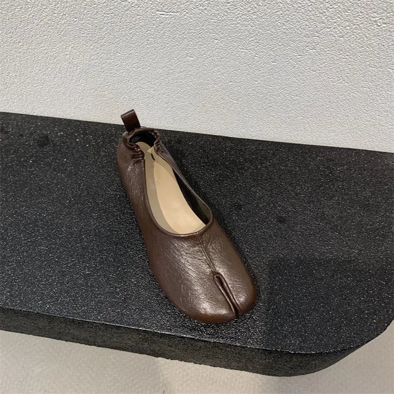 Women's apricot chunky heel pumps with split toe and horseshoe peas detail, round toe, low heel