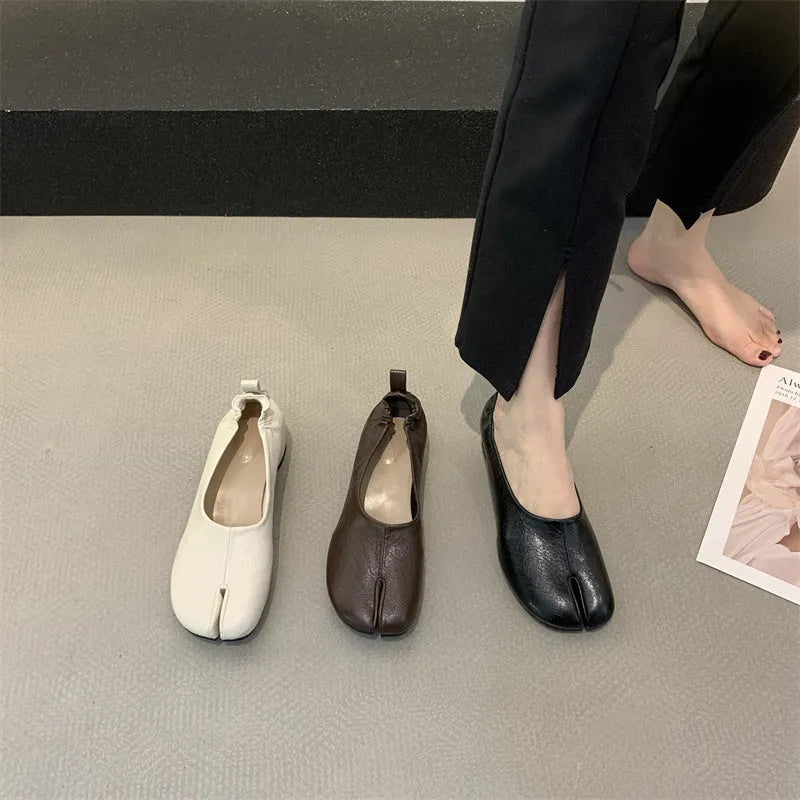 Women's apricot chunky heel pumps with split toe and horseshoe peas detail, round toe, low heel