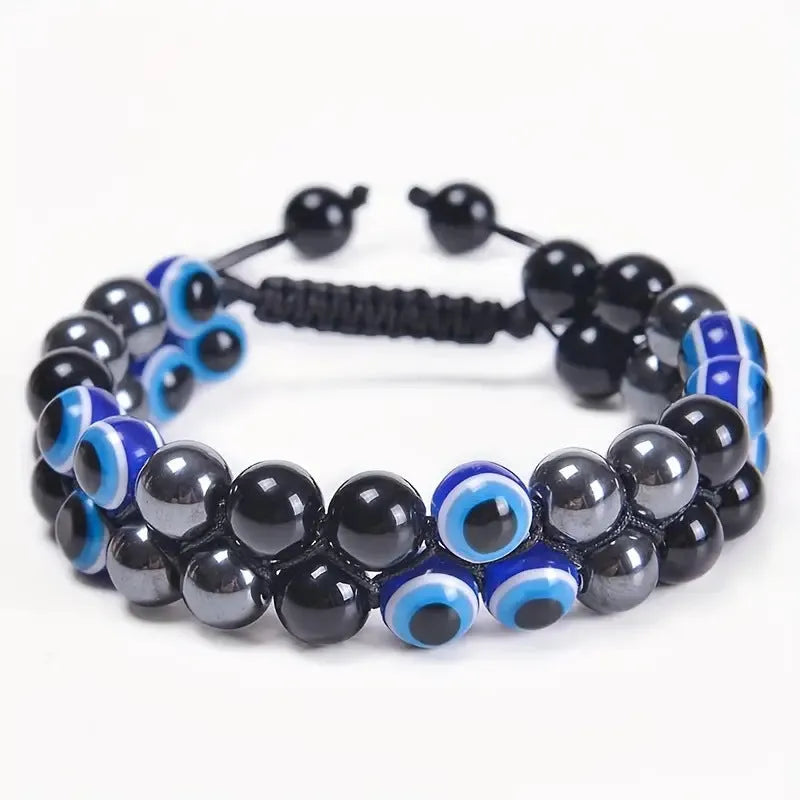 A lapis lazuli gemstone bracelet with a green and gold stone aesthetic in a Chinese artistic retro style.