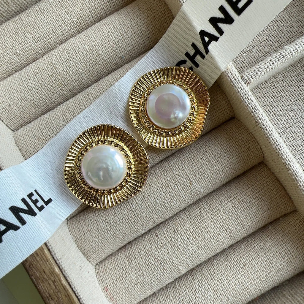 Round gold electroplated drop earrings with French retro design for women
